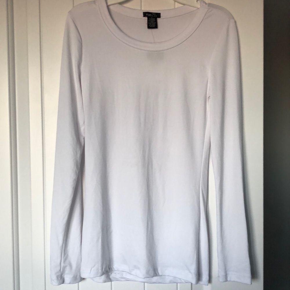 Rue21 Top Women's Size Small White Long Sleeve Crewneck NWT